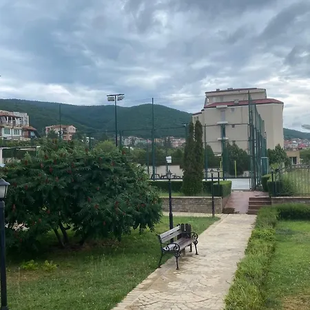 Mit Meerblick Macon Апартамент *